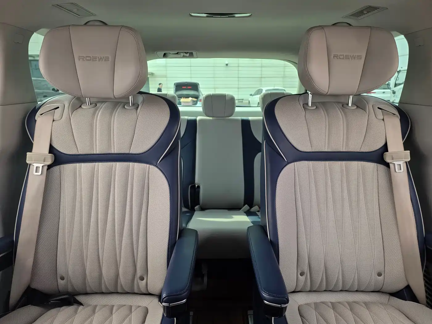 ROEWE IMAX8