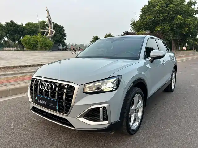 Audi Q2L 2023