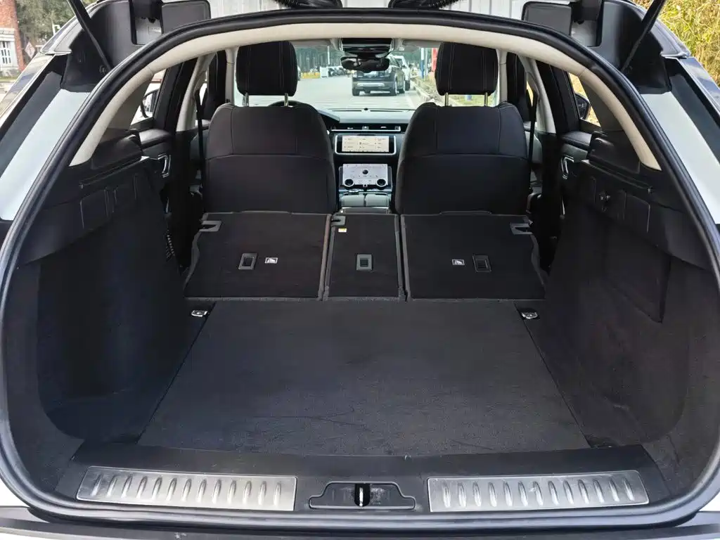 Фото 11 - Land Rover Range Rover Velar