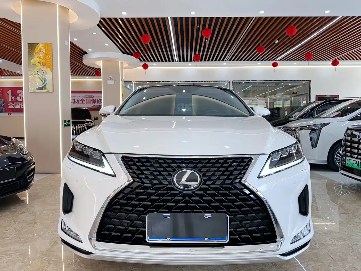 Lexus RX 2020 Facelift 300 AWD Elegance Edition фото 2