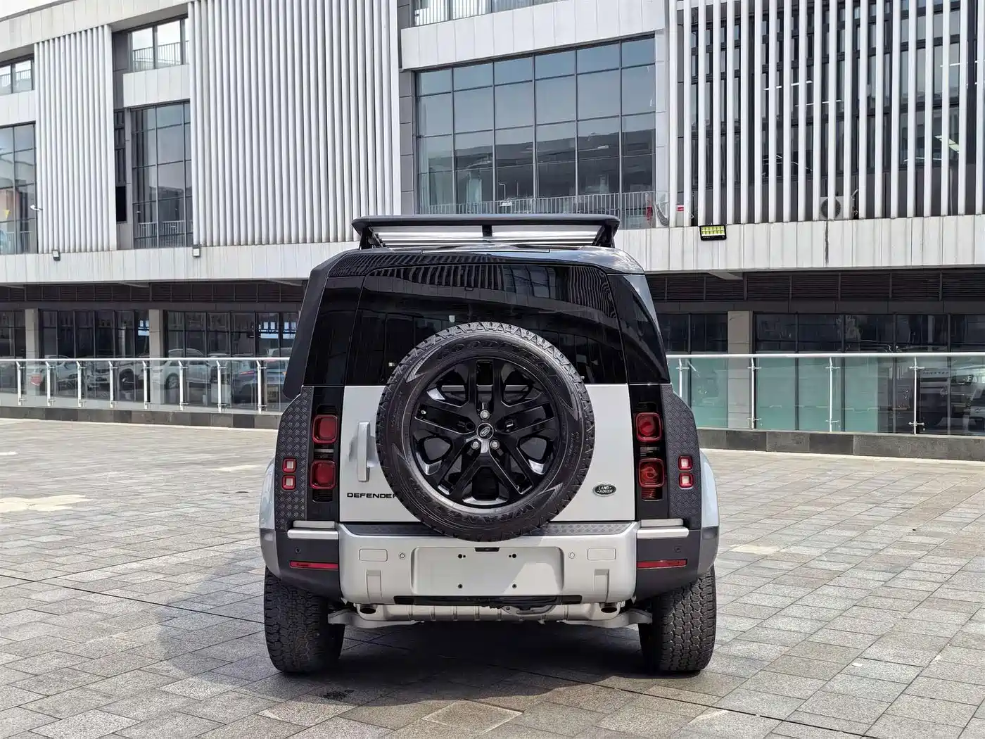 Фото 17 - Land Rover Defender