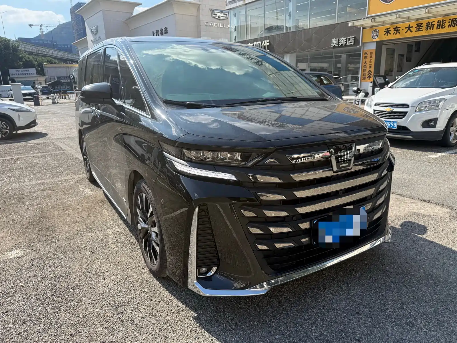 Фото 3 - Toyota Vellfire