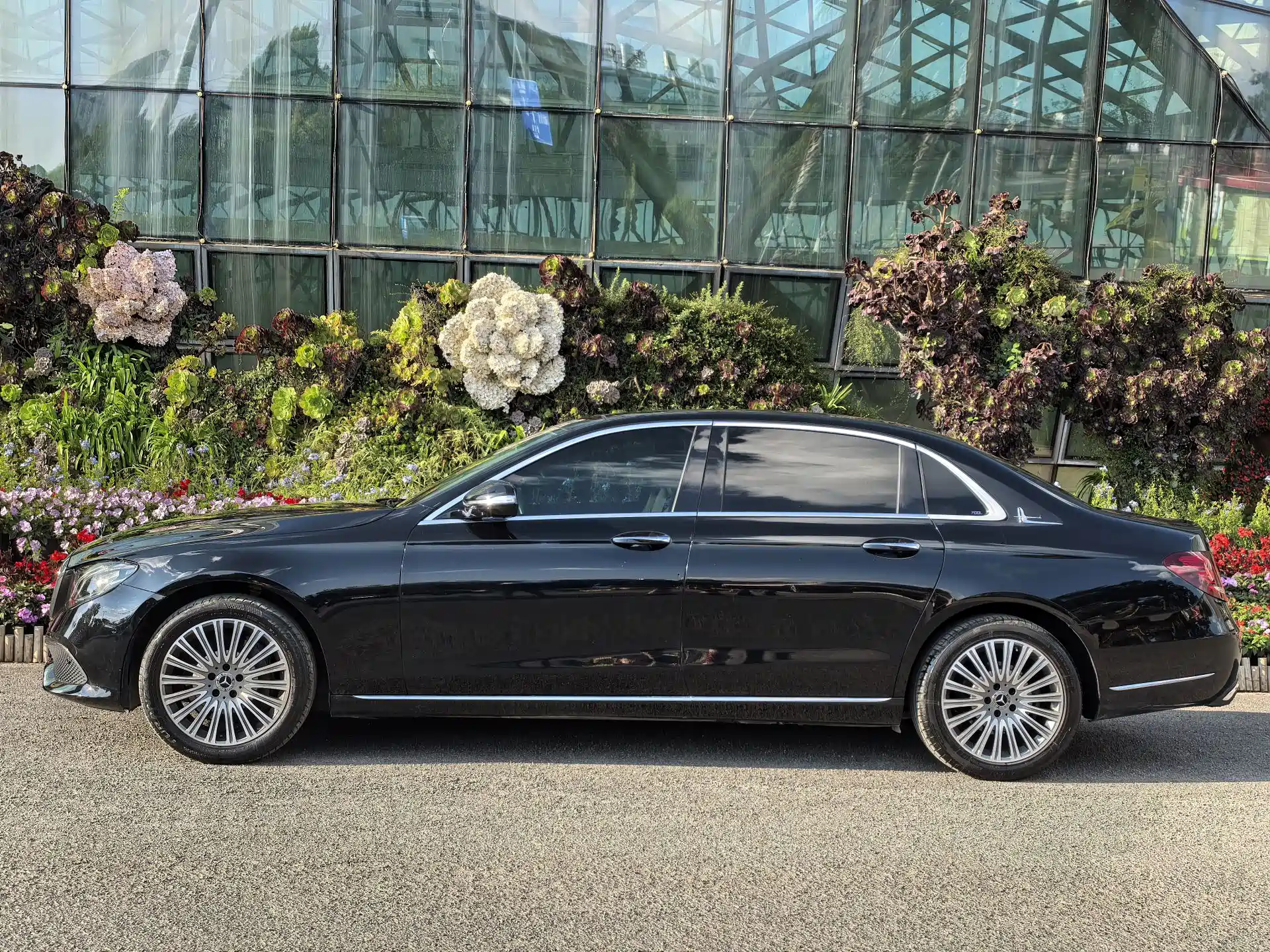 Фото 3 - Mercedes-Benz E-Class