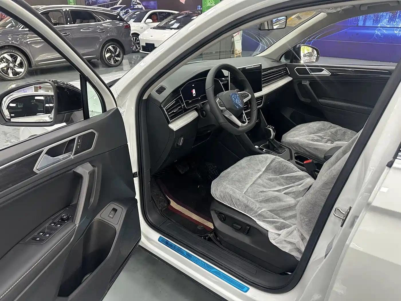 Volkswagen Tiguan L 2026 2025 Model 300TSI Auto 2WD Dragon Edition