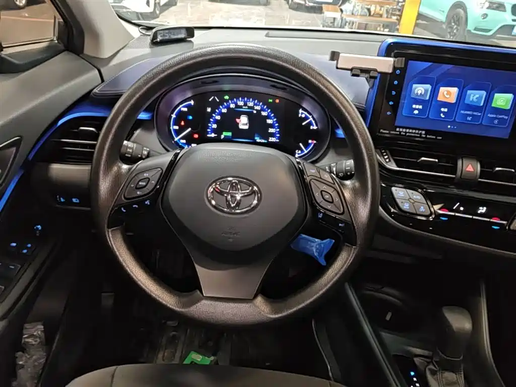 Toyota C-HR 2022 Hybrid 2.0L E-CVT Comfort Edition фото 11