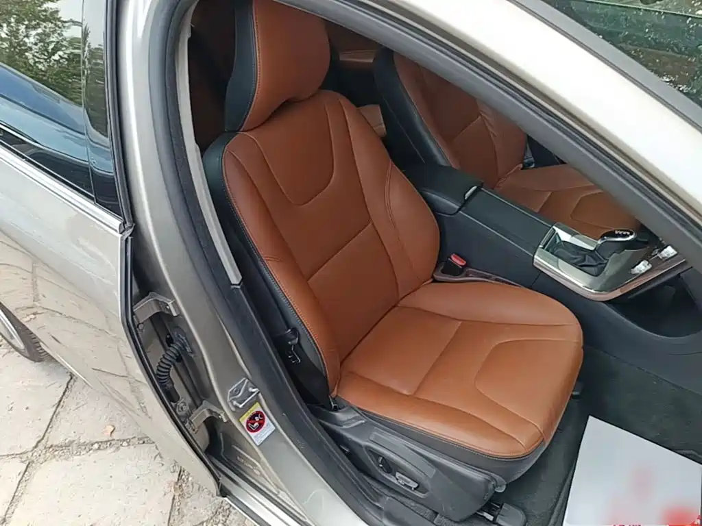 Фото 25 - Volvo S60