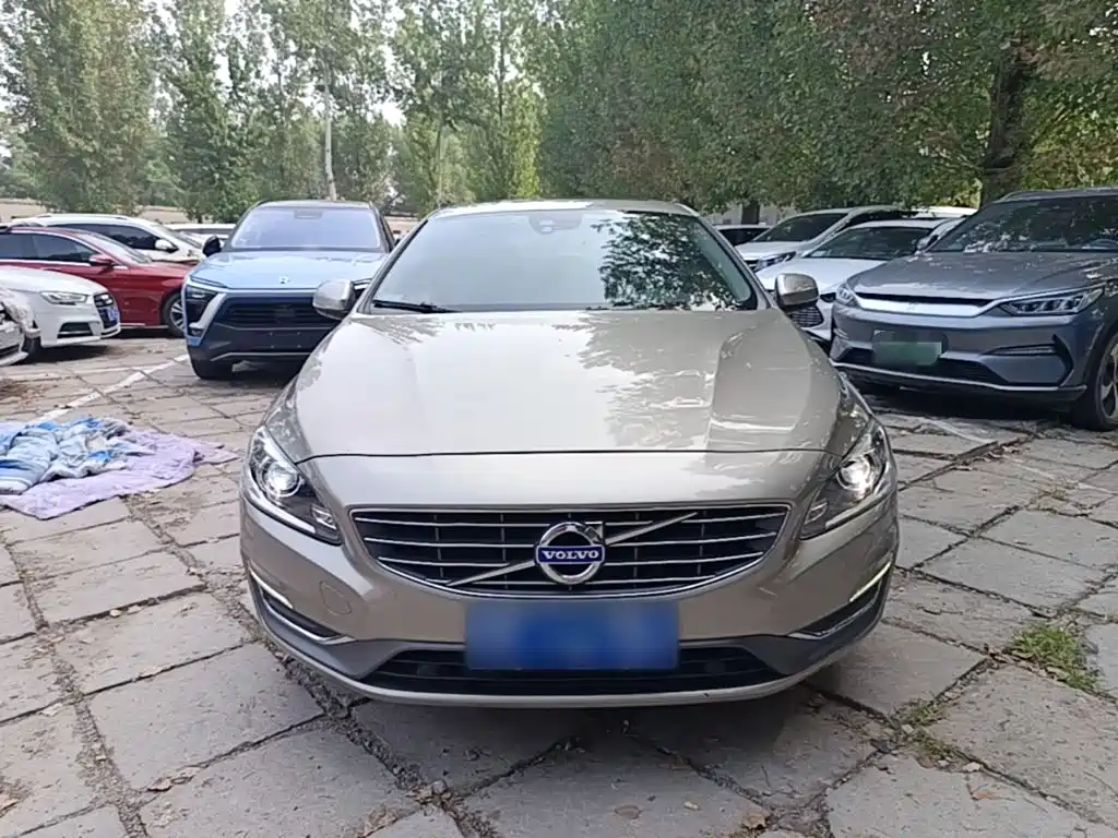 Фото 3 - Volvo S60