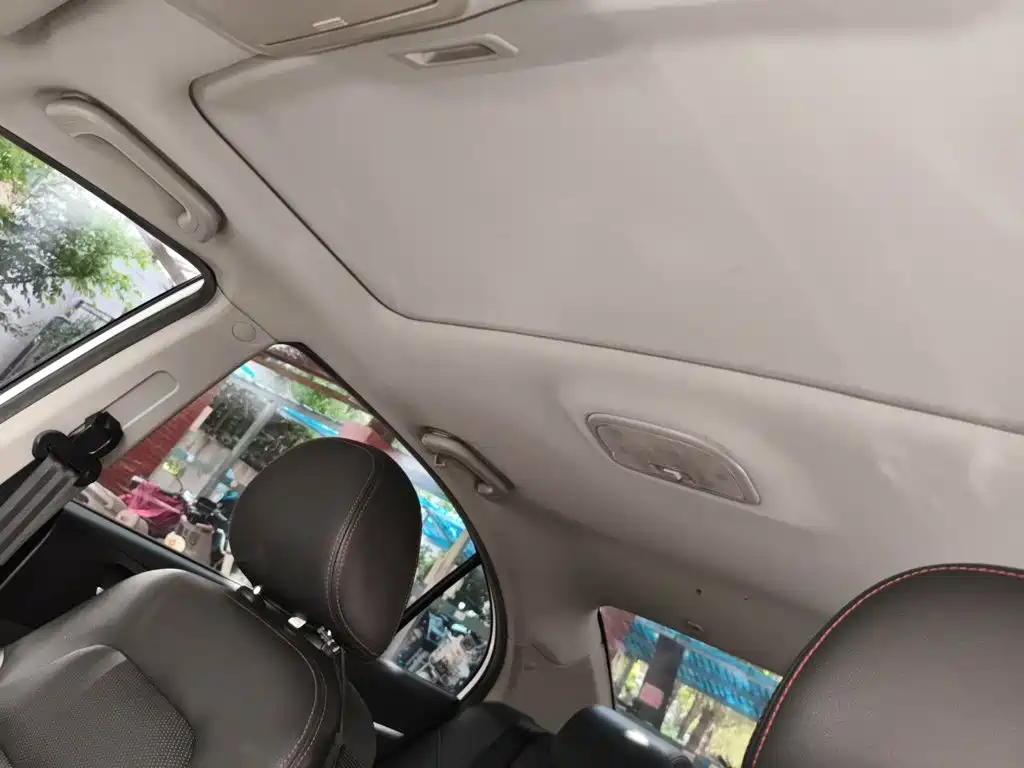 Geely Emgrand 2015 2015 Sedan 1.3T CVT Upward Edition