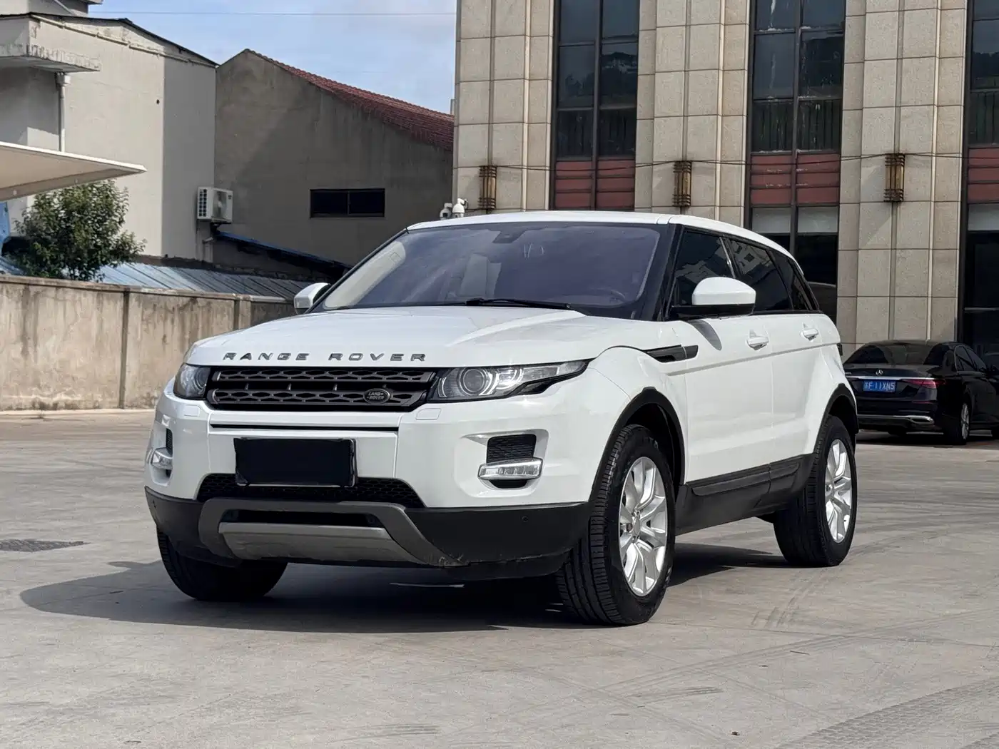 Photo 1 - Land Rover Range Rover Evoque