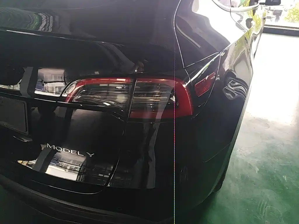 Фото 8 - Tesla Model Y