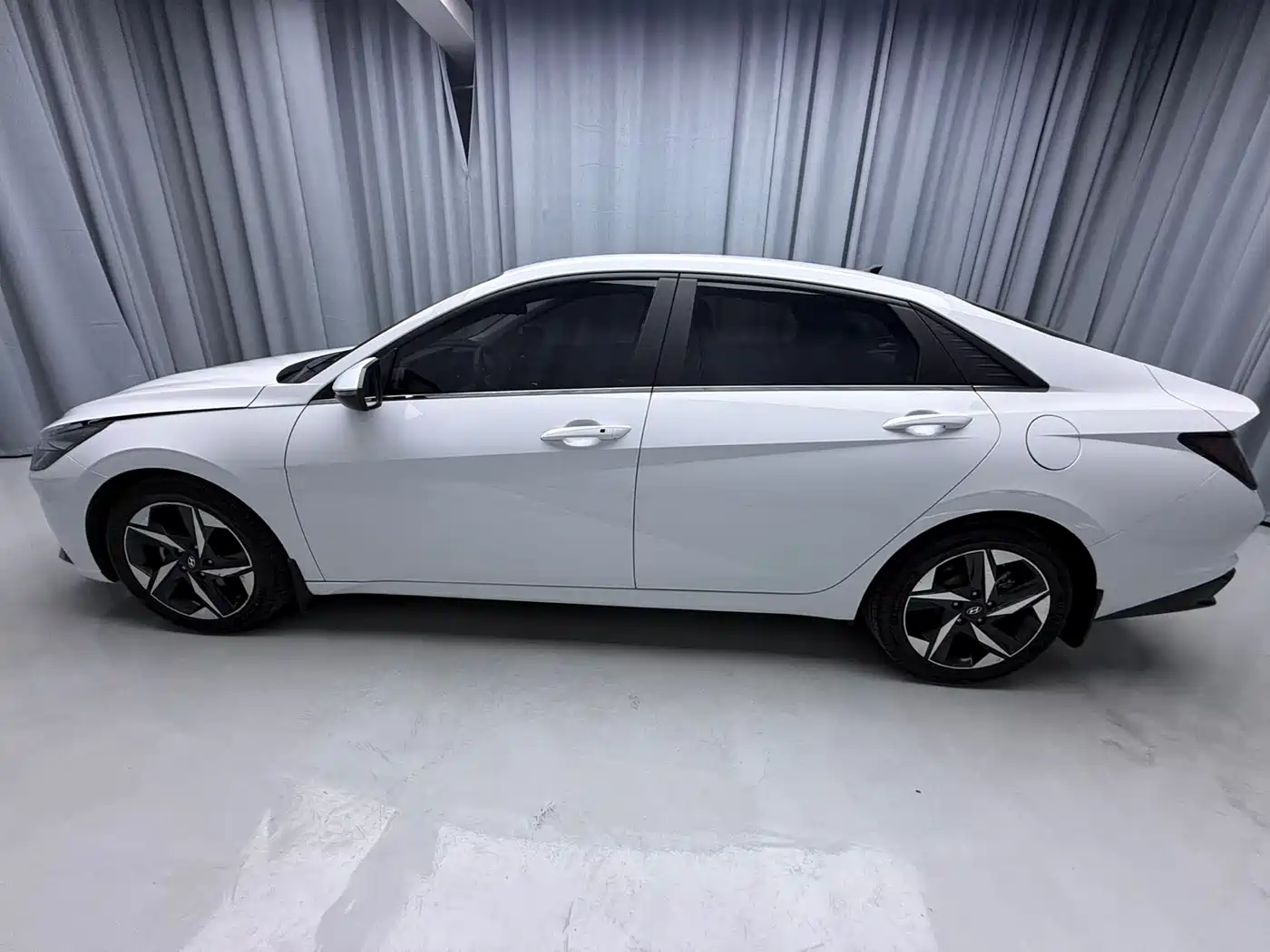 Hyundai Elantra 2022 1.5L CVT GLX Elite Edition фото 8