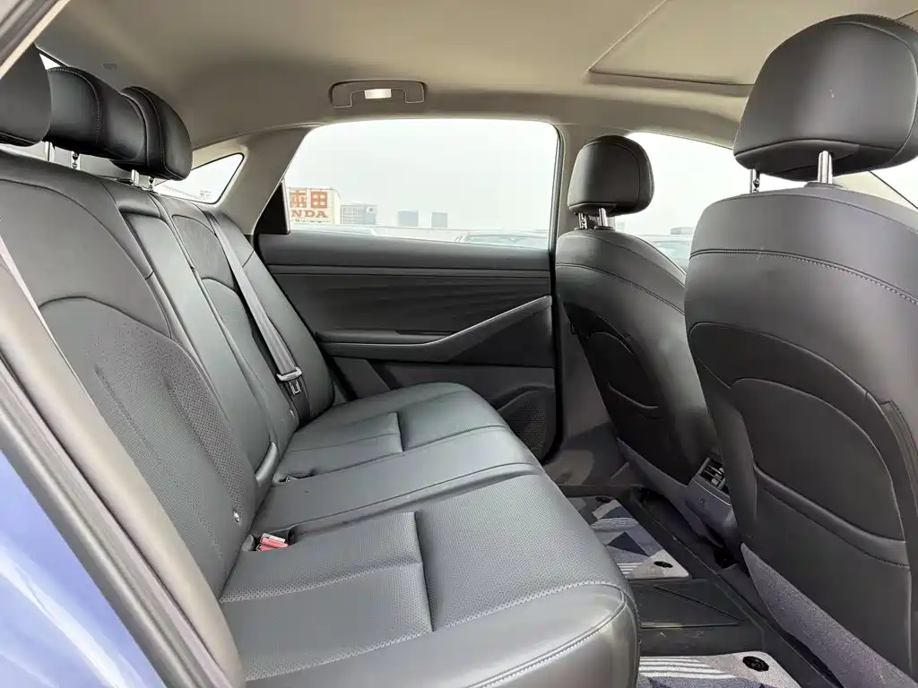Nissan N6 2025 2025 Mid Configuration