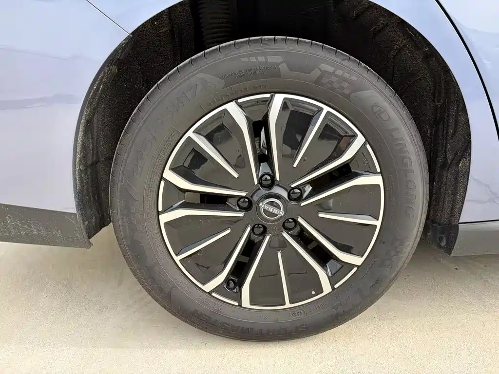Nissan N6 2025 2025 Mid Configuration