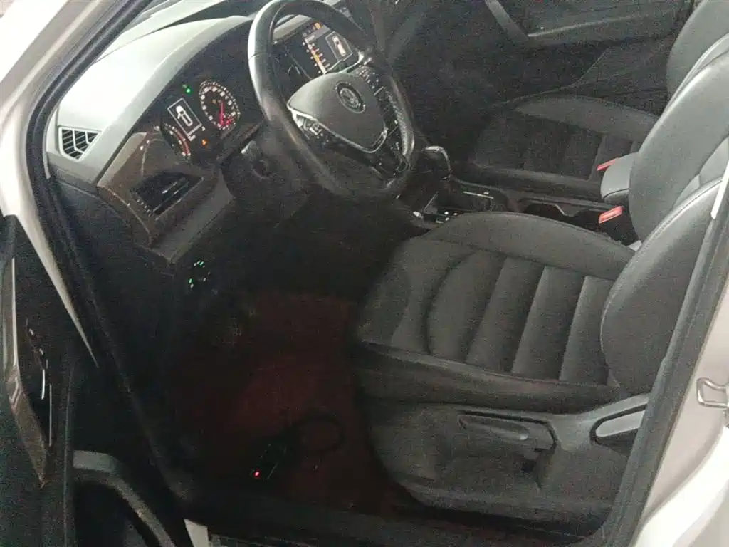 Volkswagen Tharu 2019 280TSI 2WD Comfort Edition China VI фото 15