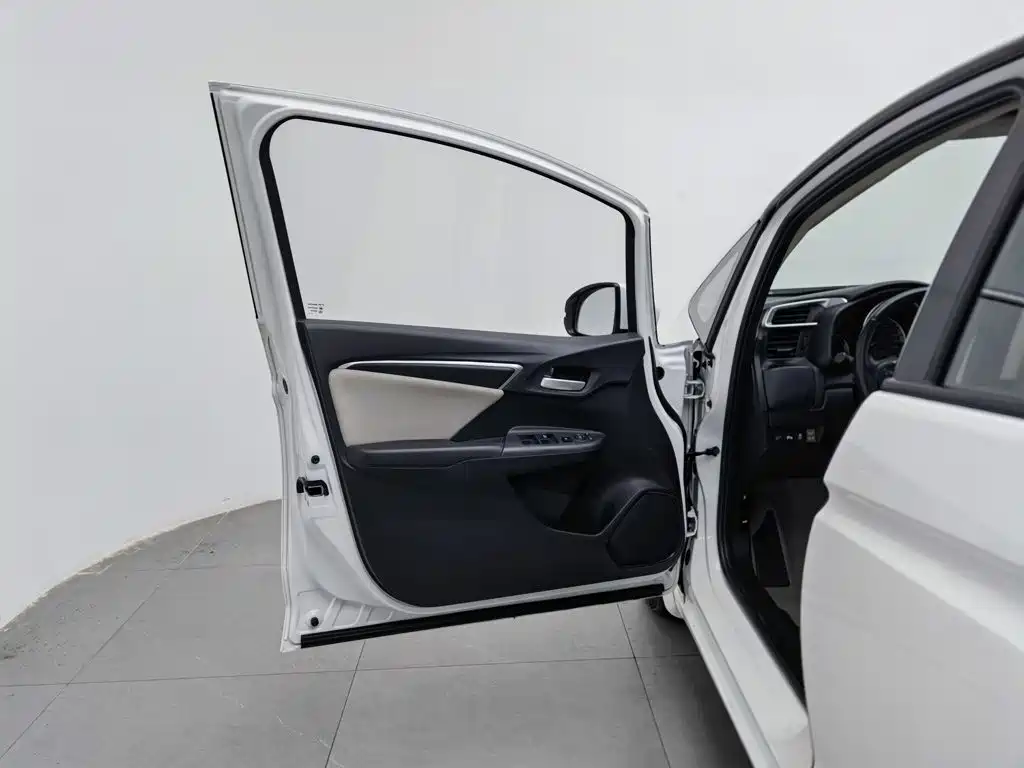 Фото 8 - Honda Fit