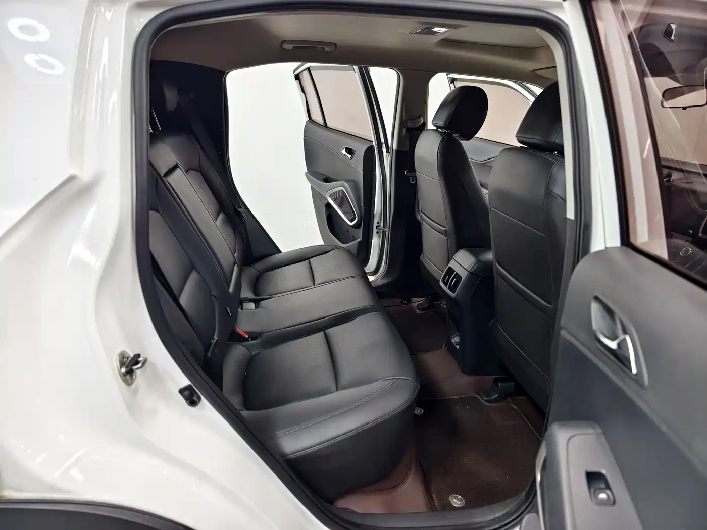 Hyundai Beijing Hyundai ix35 2018 2.0L Automatic 2WD Zhiyong·Enjoyment Edition фото 16