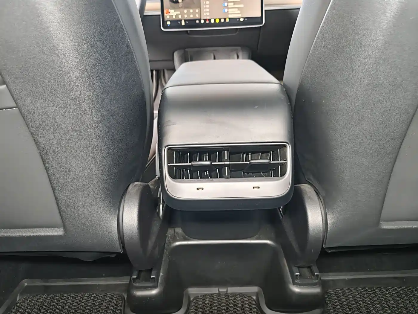 Фото 23 - Tesla Model Y