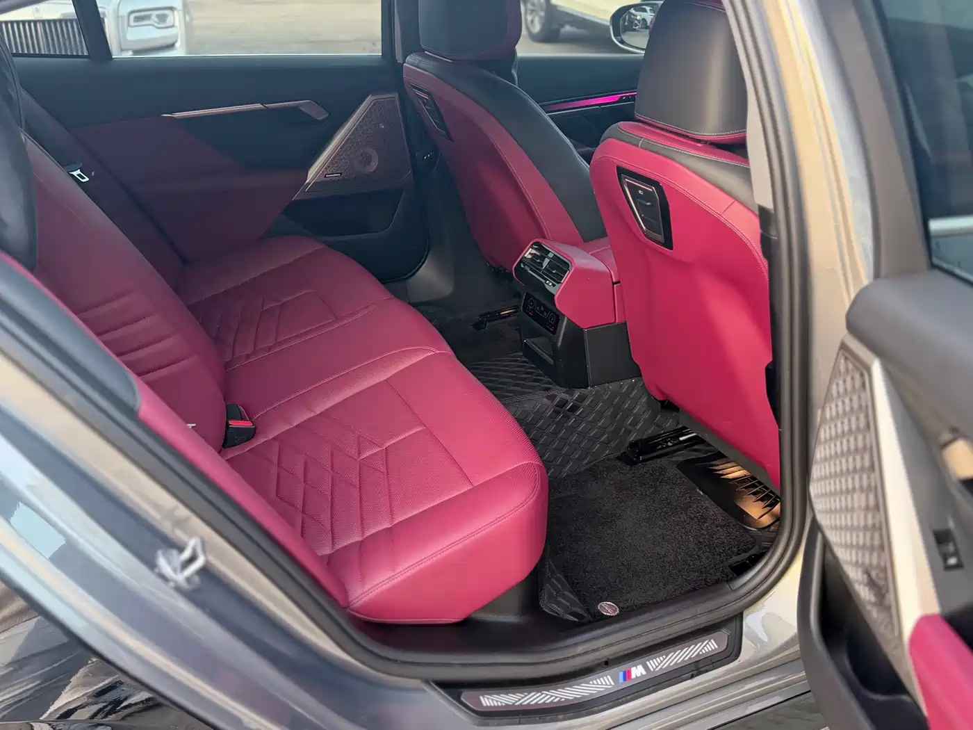 BMW 5 Series 2024 530Li Premium M Sport Package фото 9