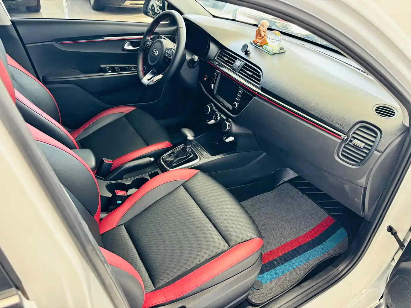 Kia KX CROSS 2018 1.6L Automatic Smart Sunroof Edition фото 14