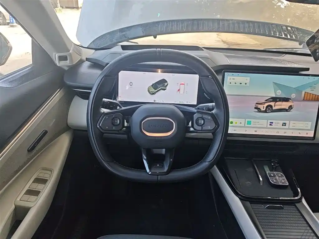 Lynk & Co 08 EM-P 2023 220km 4WD Performance Halo фото 11