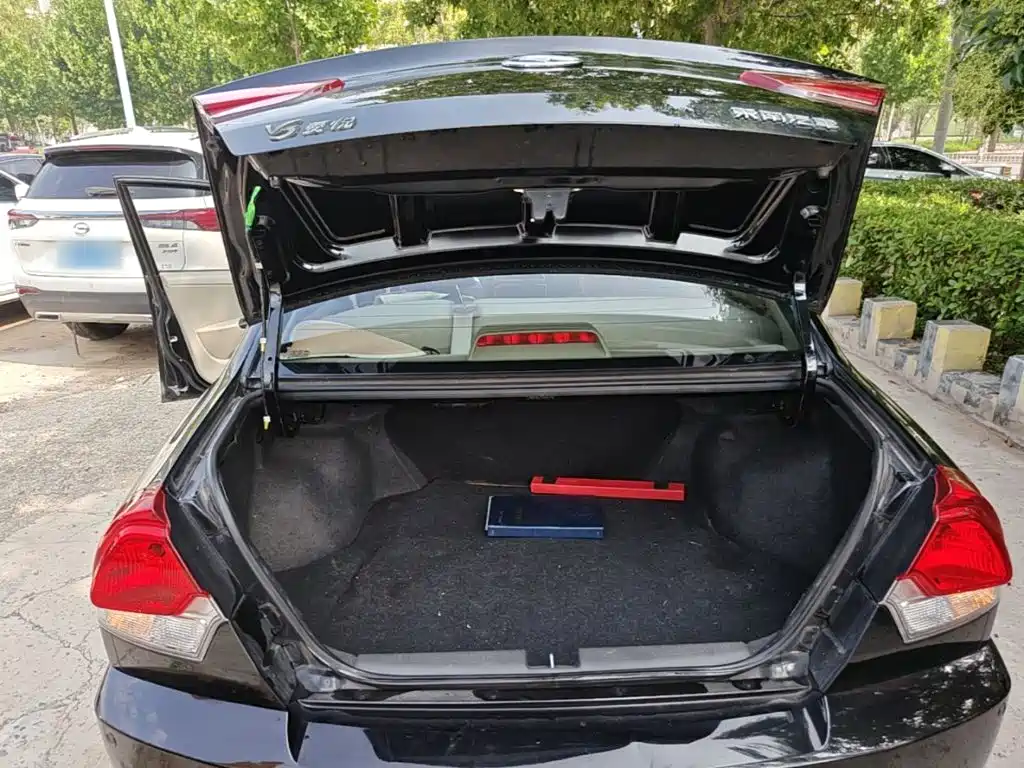 Soueast V3 Lingyue 2018 2015 1.5L Manual Happiness Edition