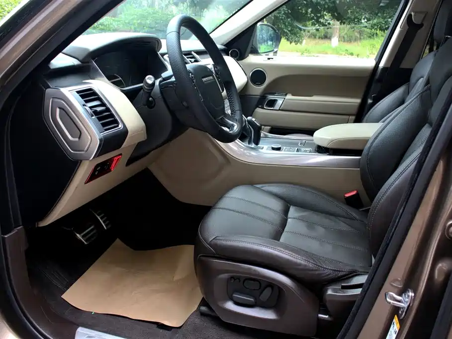 Photo 8 - Land Rover Range Rover Sport