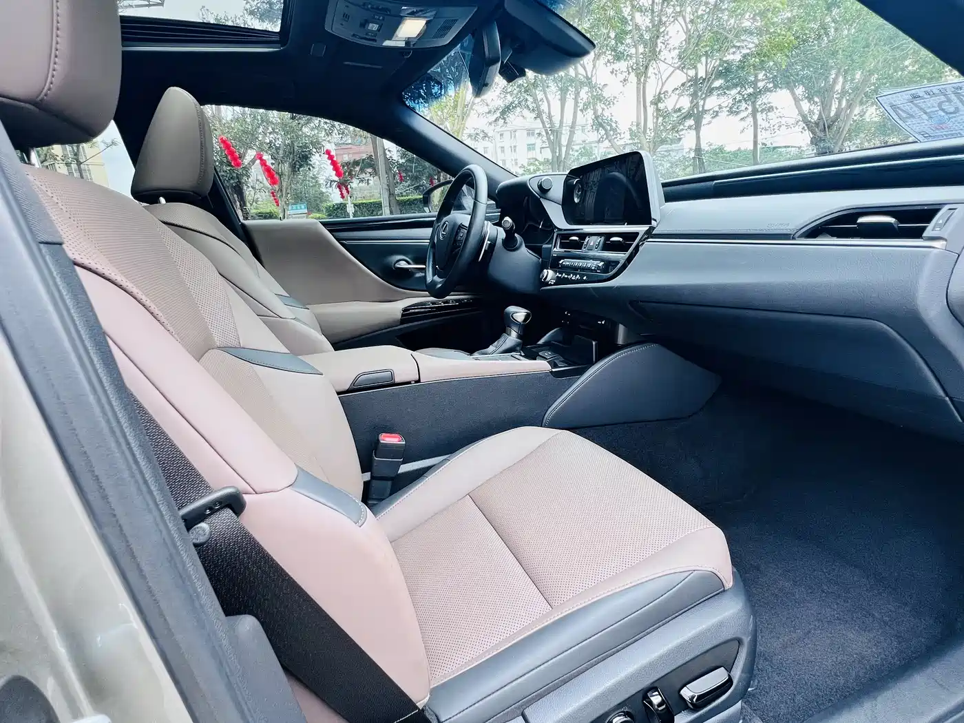 Lexus ES 2021 200 Excellence Edition фото 12