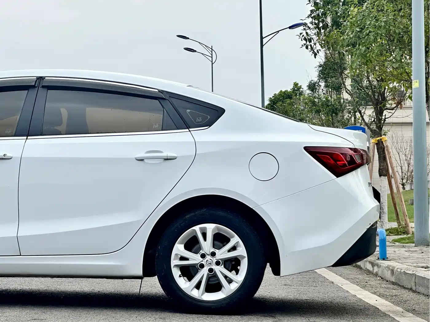 MG GT 2018 2016 Model 1.5T Automatic Premium Luxury Edition