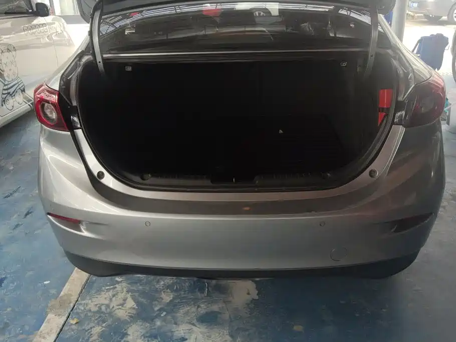 Mazda Mazda3 Axela 2014 2014 Sedan 2.0L Automatic Flagship
