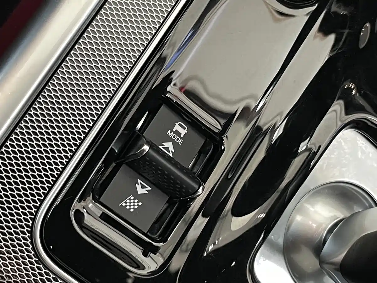 Jaguar XEL 2023 2.0T 250PS R-DYNAMIC S Progressive Sport фото 26