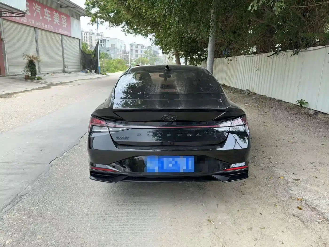 Hyundai Elantra 2022 1.5L CVT LUX Black Knight Limited Edition фото 6