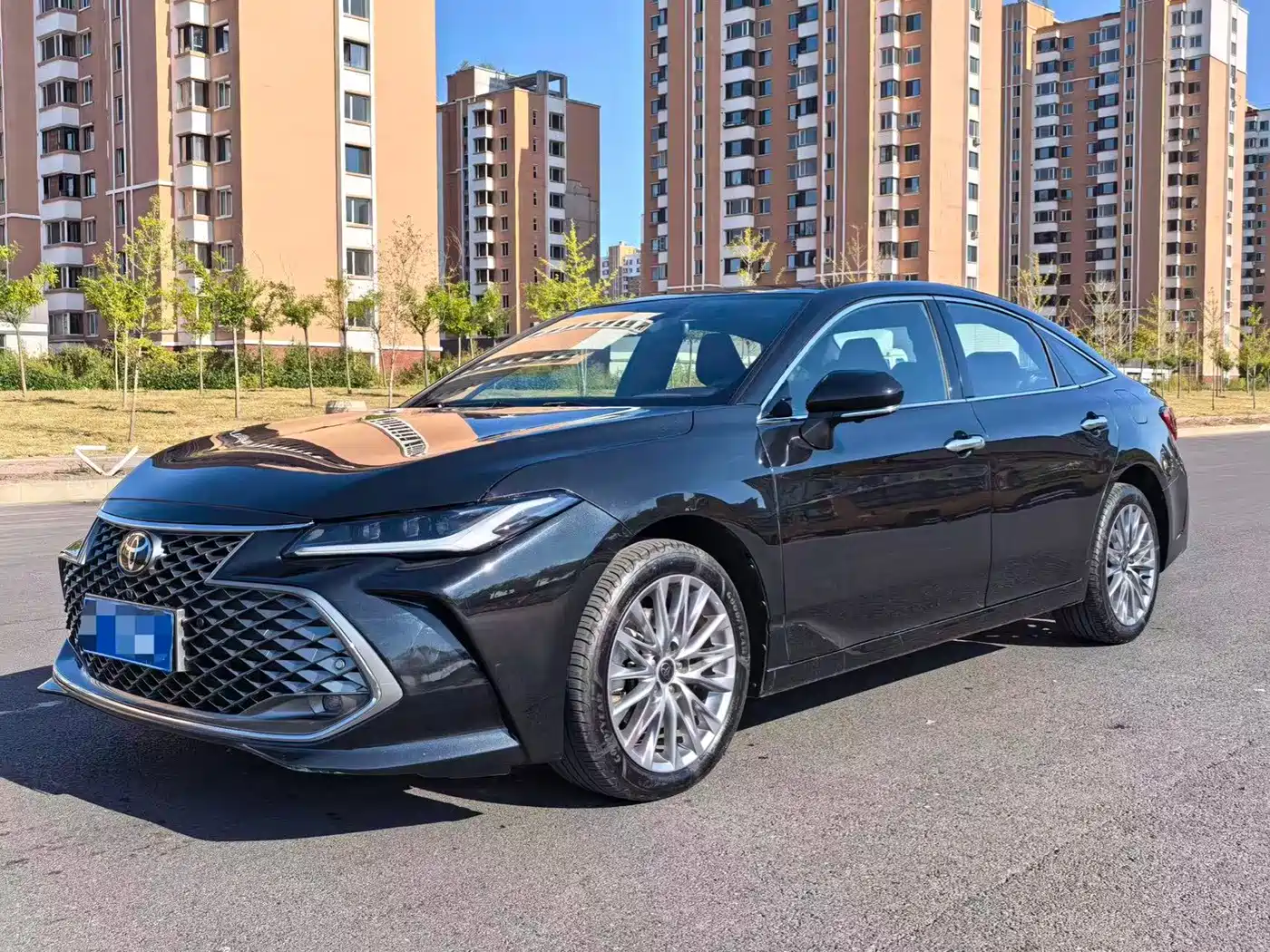 Photo 1 - Toyota Avalon