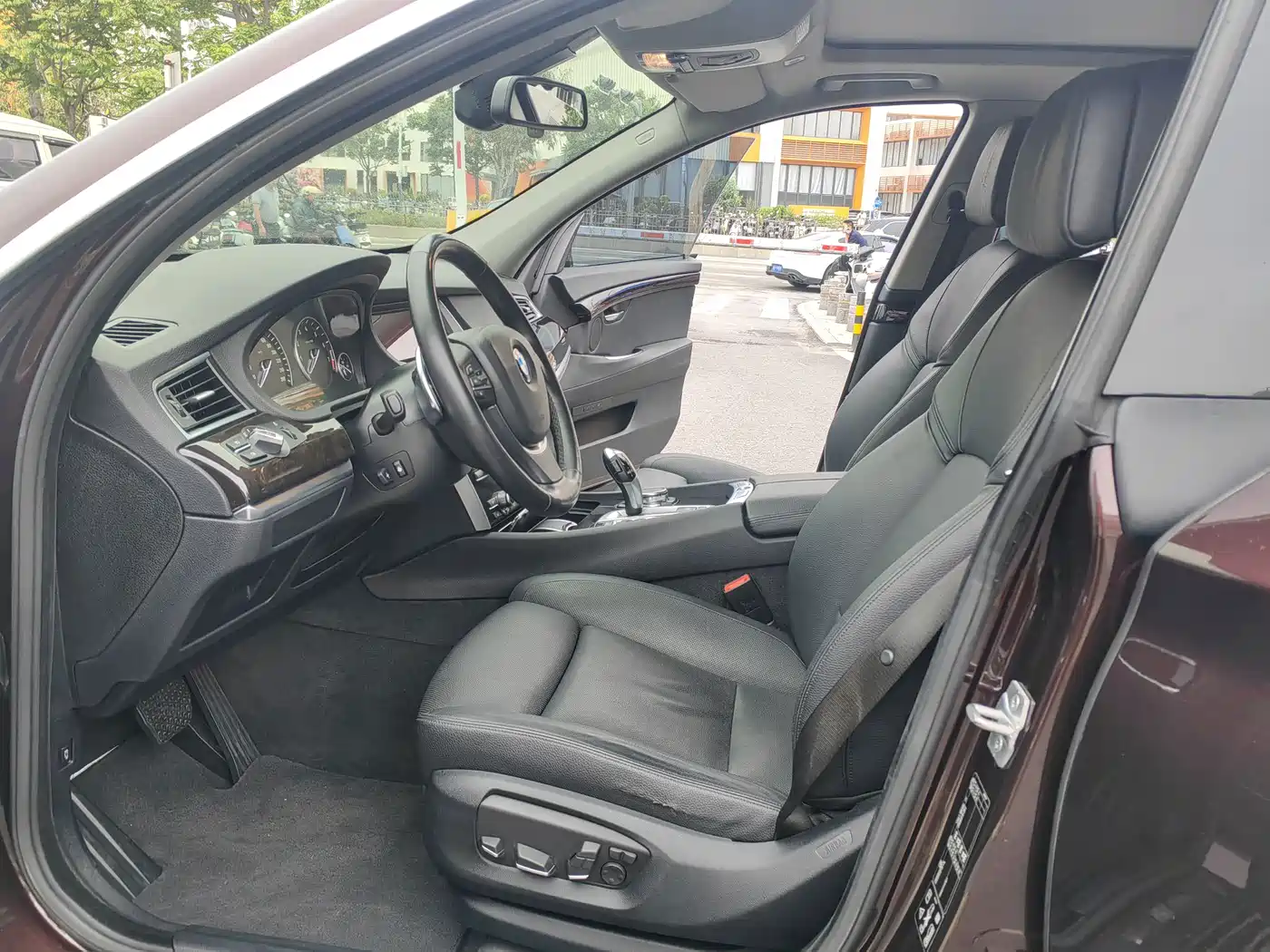 BMW 5 Series GT 2014 535i xDrive фото 5