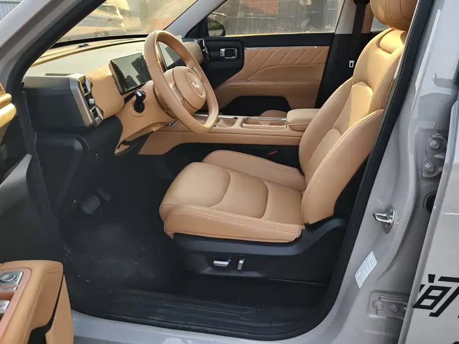 Фото 9 - Wuling Motors Starlight 560 NEV
