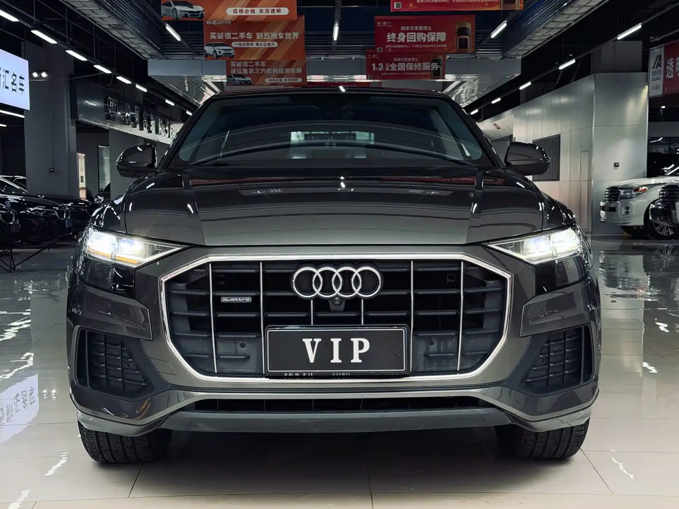 Фото 2 - Audi Q8