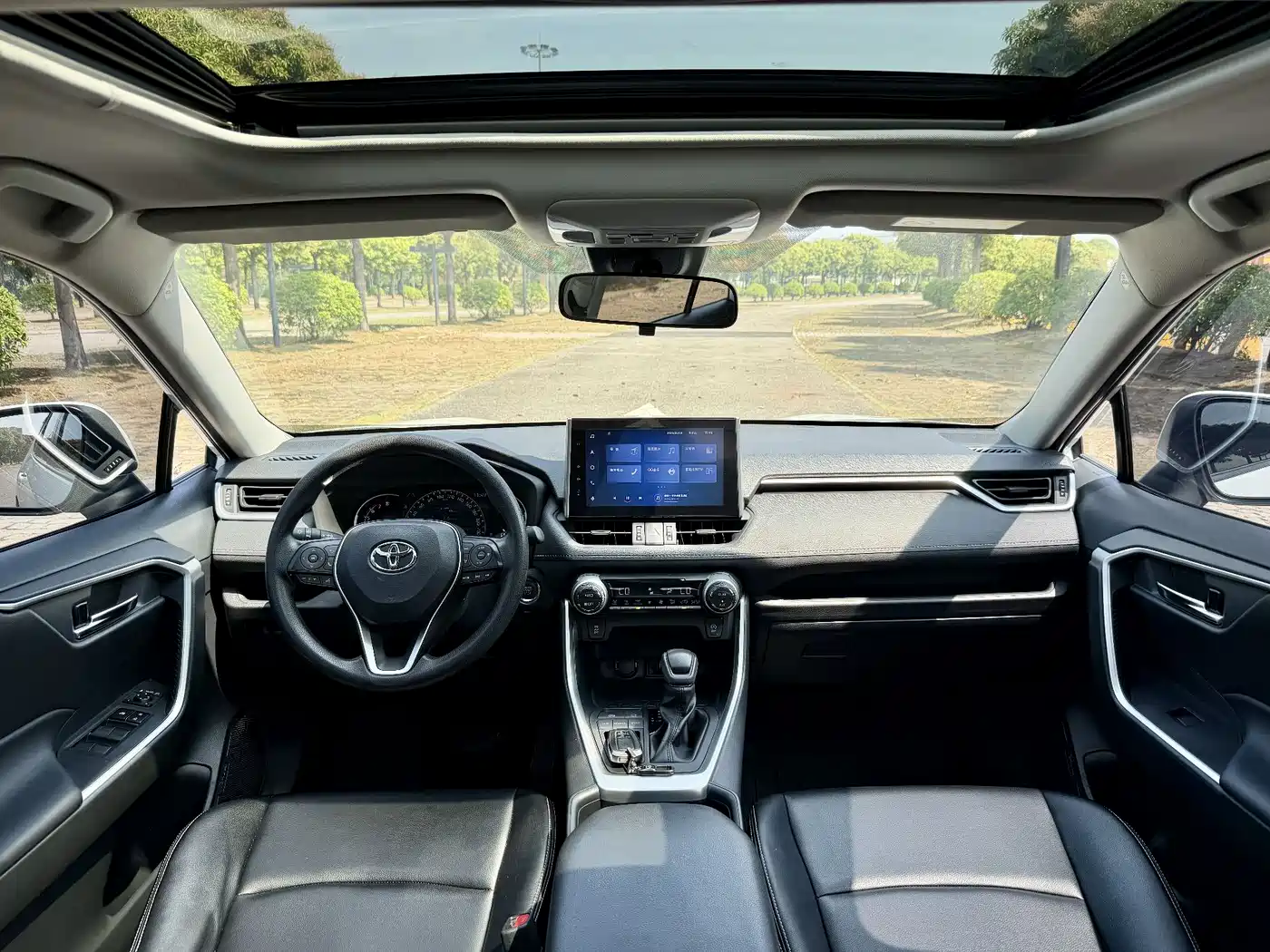 Toyota RAV4 Rongfang 2022 2.0L CVT 2WD Trend Edition фото 10