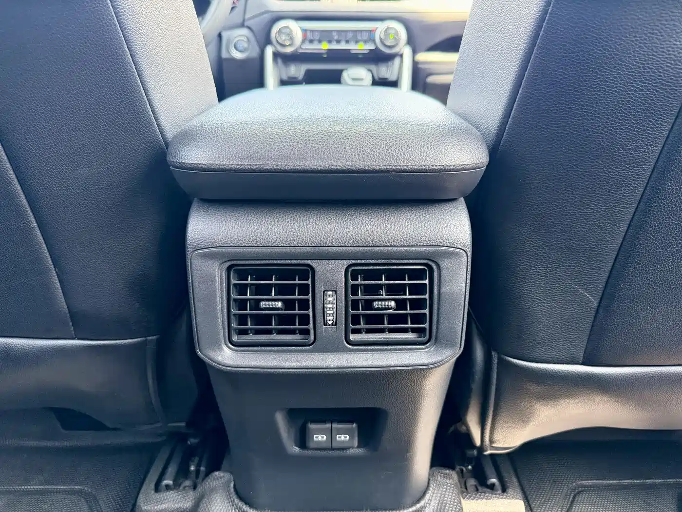 Toyota RAV4 Rongfang 2022 2.0L CVT 2WD Trend Edition фото 21