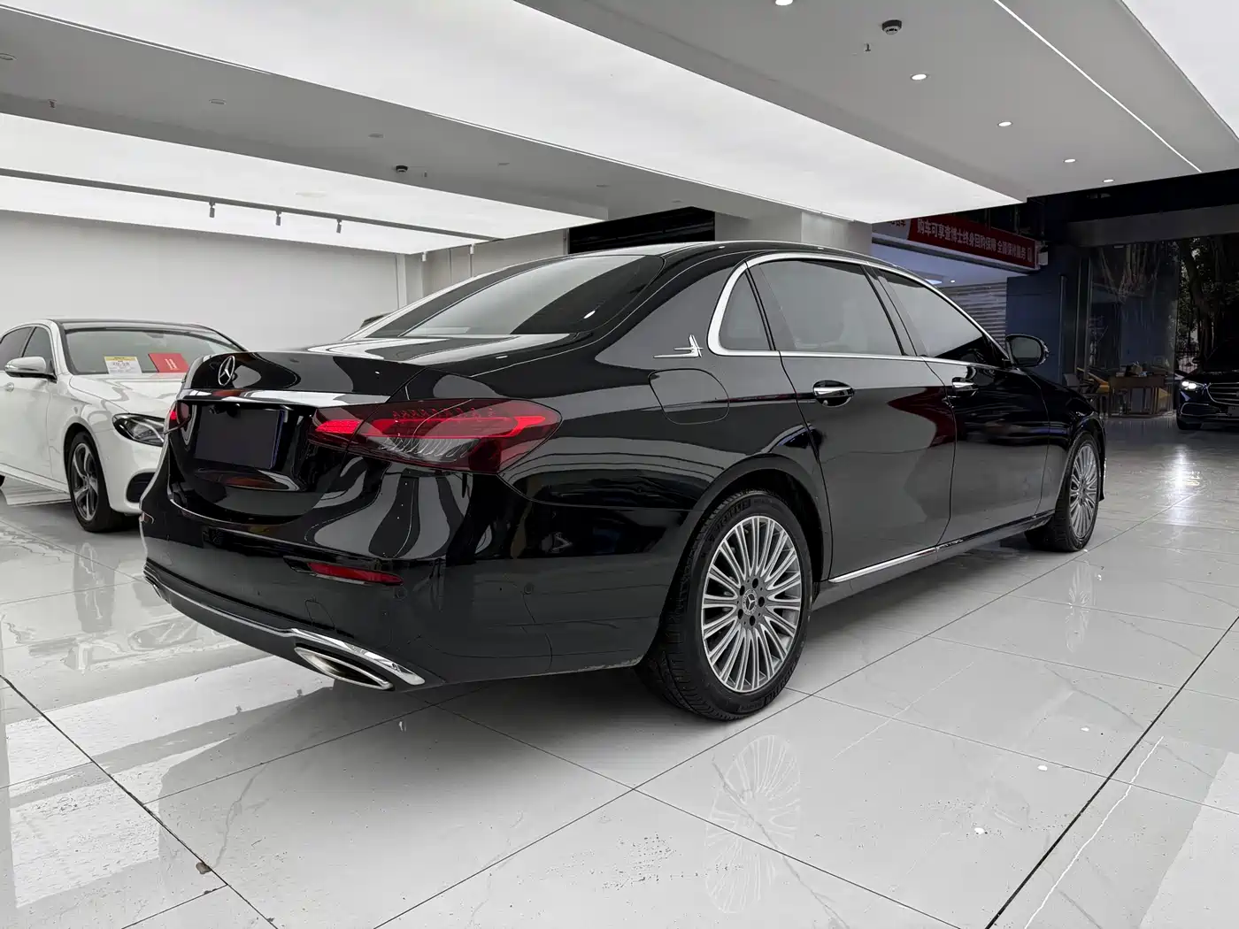 MERCEDES-BENZ E CLASS