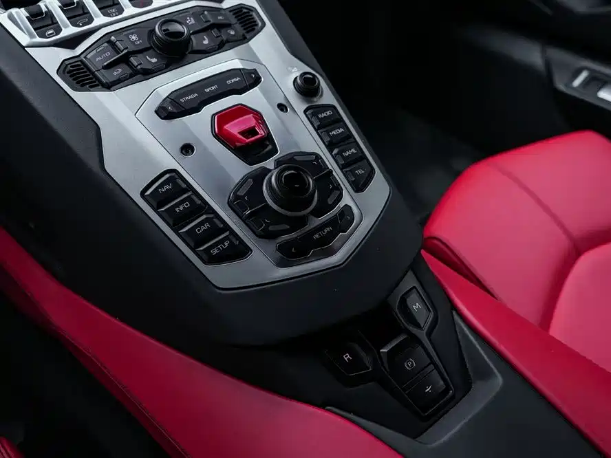 Lamborghini Aventador 2011 LP 700-4 фото 22
