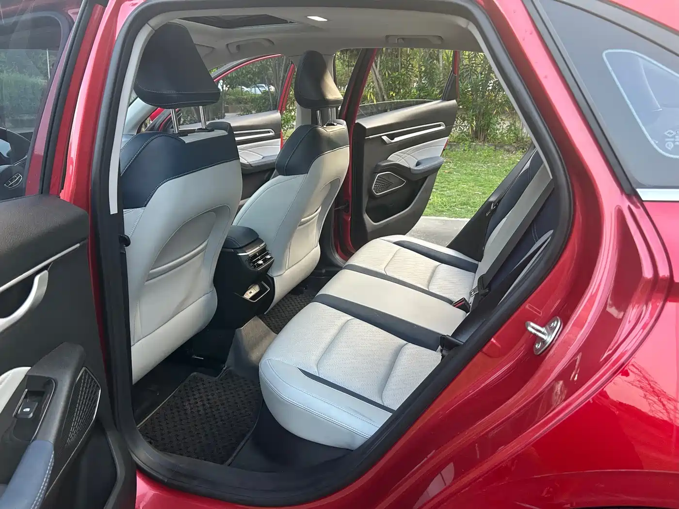 Photo 4 - Geely Emgrand