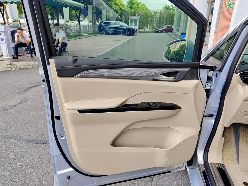 Buick GL8 New Energy 2026 2025 Landprestige First Edition 7-Seater