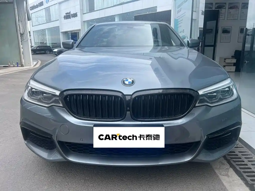 Photo 2 - BMW 5 Series (Import)