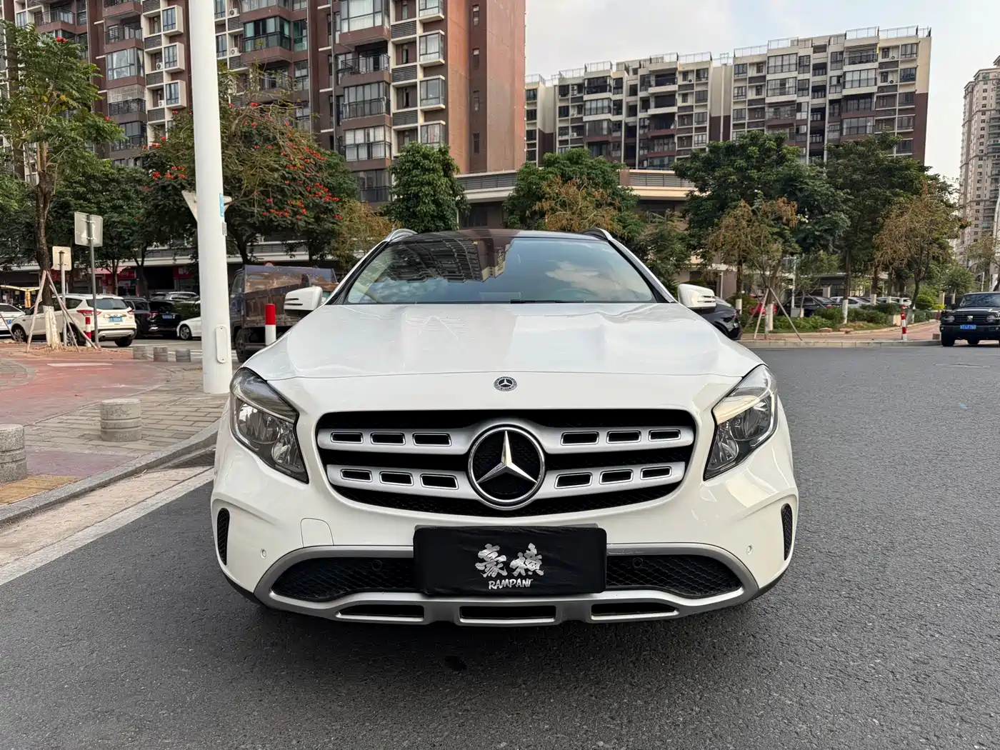 Mercedes-Benz GLA 2017 GLA 200 Dynamic фото 2