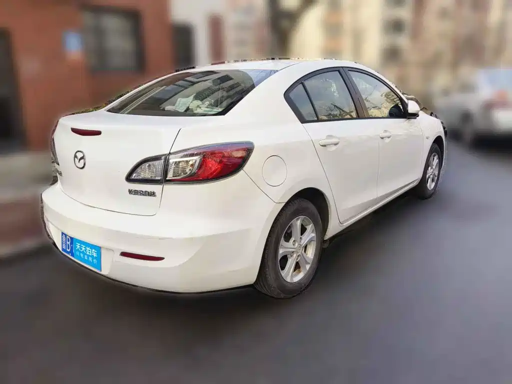 Mazda Mazda3 Axela 2013 2011 Sedan 1.6L Automatic Comfort