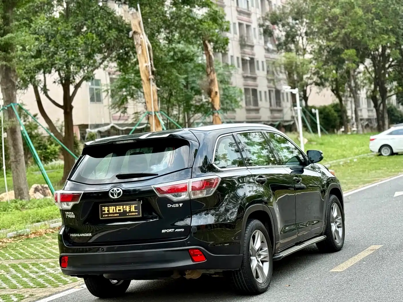 TOYOTA HIGHLANDER