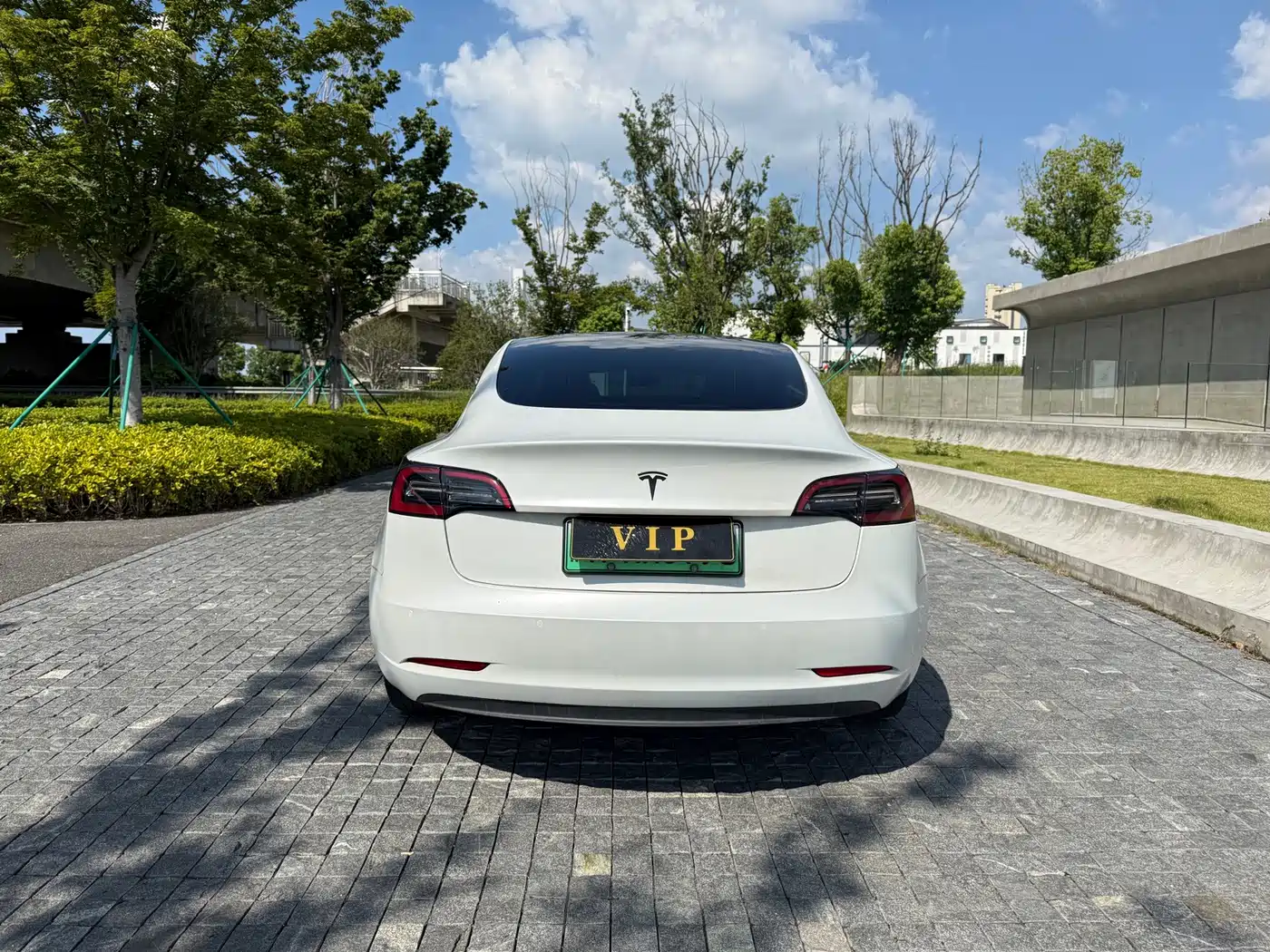 Фото 9 - Tesla Model 3