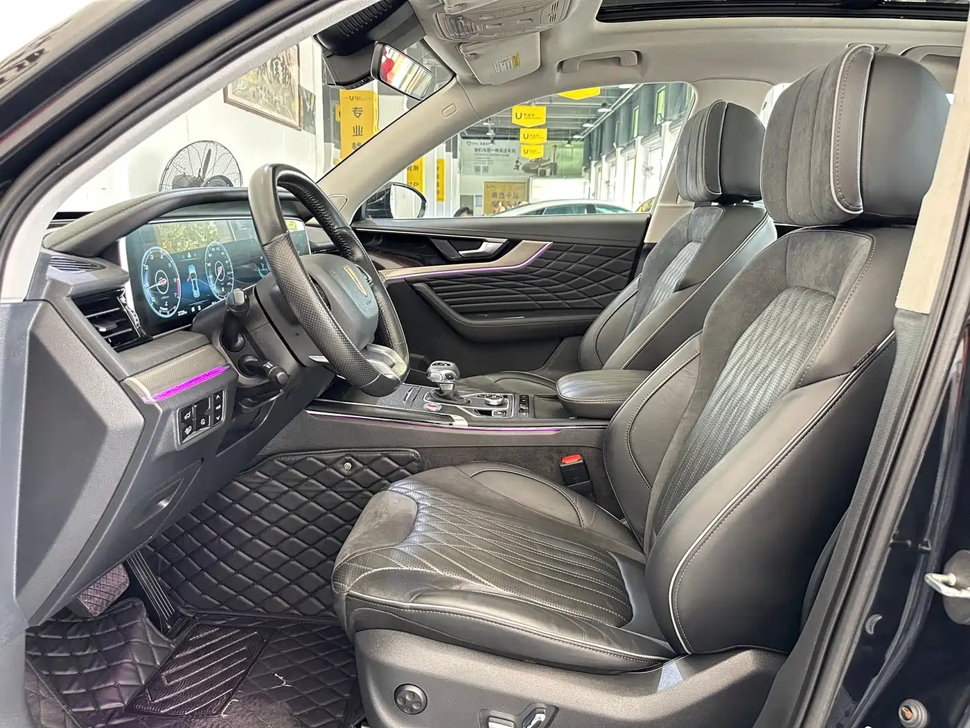 Hongqi HS5 2022 Facelift 2.0T Smart Flag Enjoyment Edition фото 4