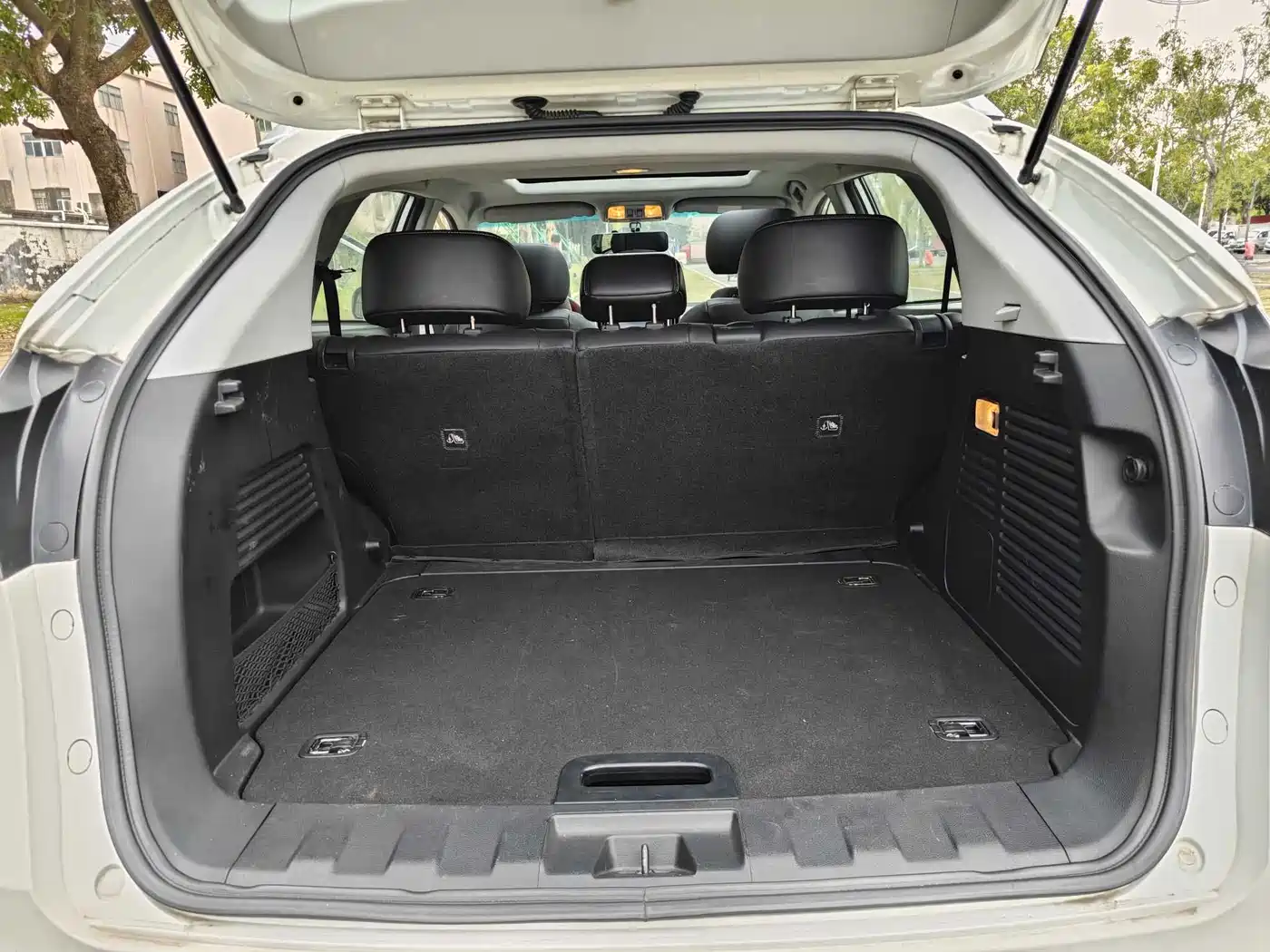 LUXGEN EXCELLENT 6 SUV