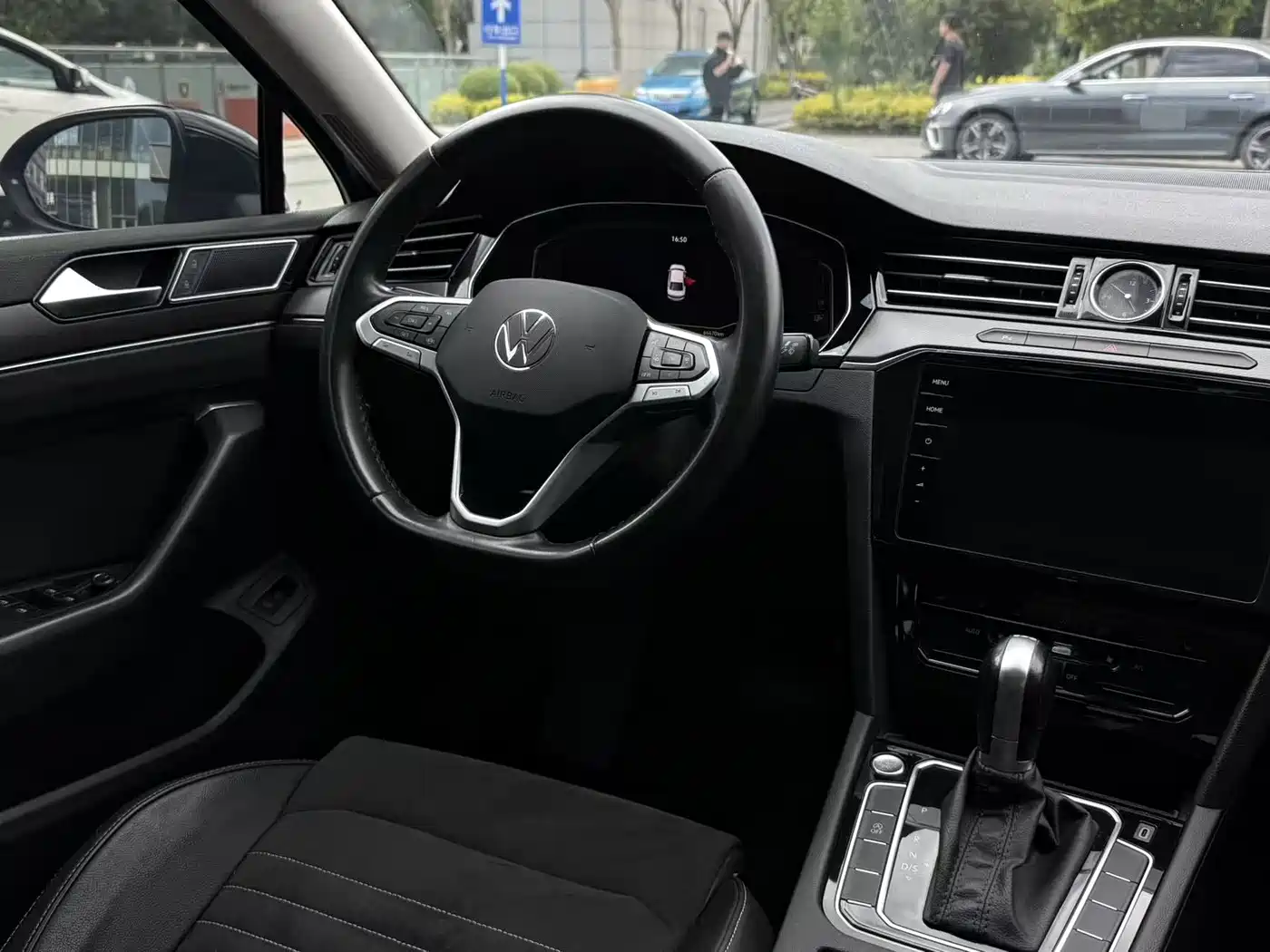 Volkswagen Magotan 2020 330TSI DSG Luxury фото 14