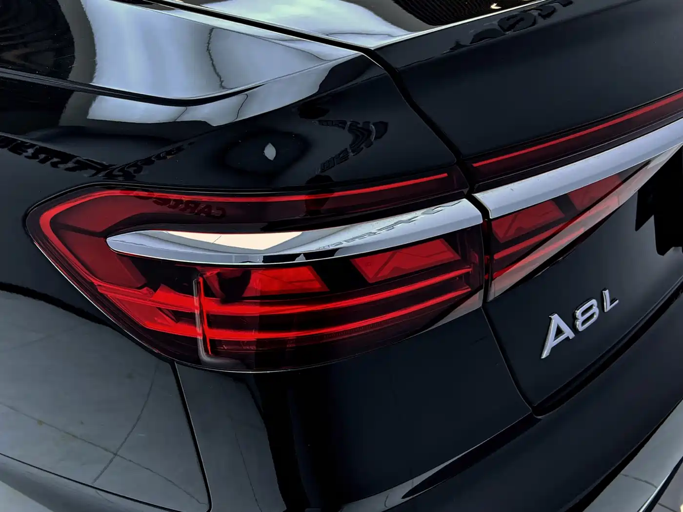 Audi A8 2023 A8L 50 TFSI quattro Premium фото 17